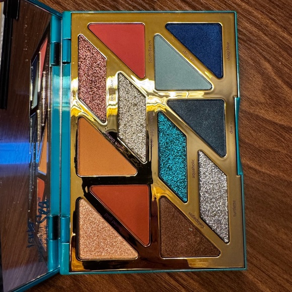 🐢🌟Tarte Rainforest of the Sea🌟🐢
High Tides & Good Vibes Eyeshadow Palette - Picture 7 of 8
